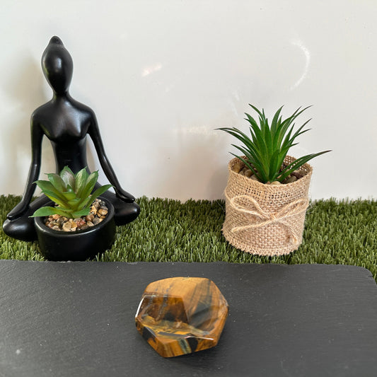 Golden Tiger's Eye Freeform Faceted Stone: Courage and Confidence
