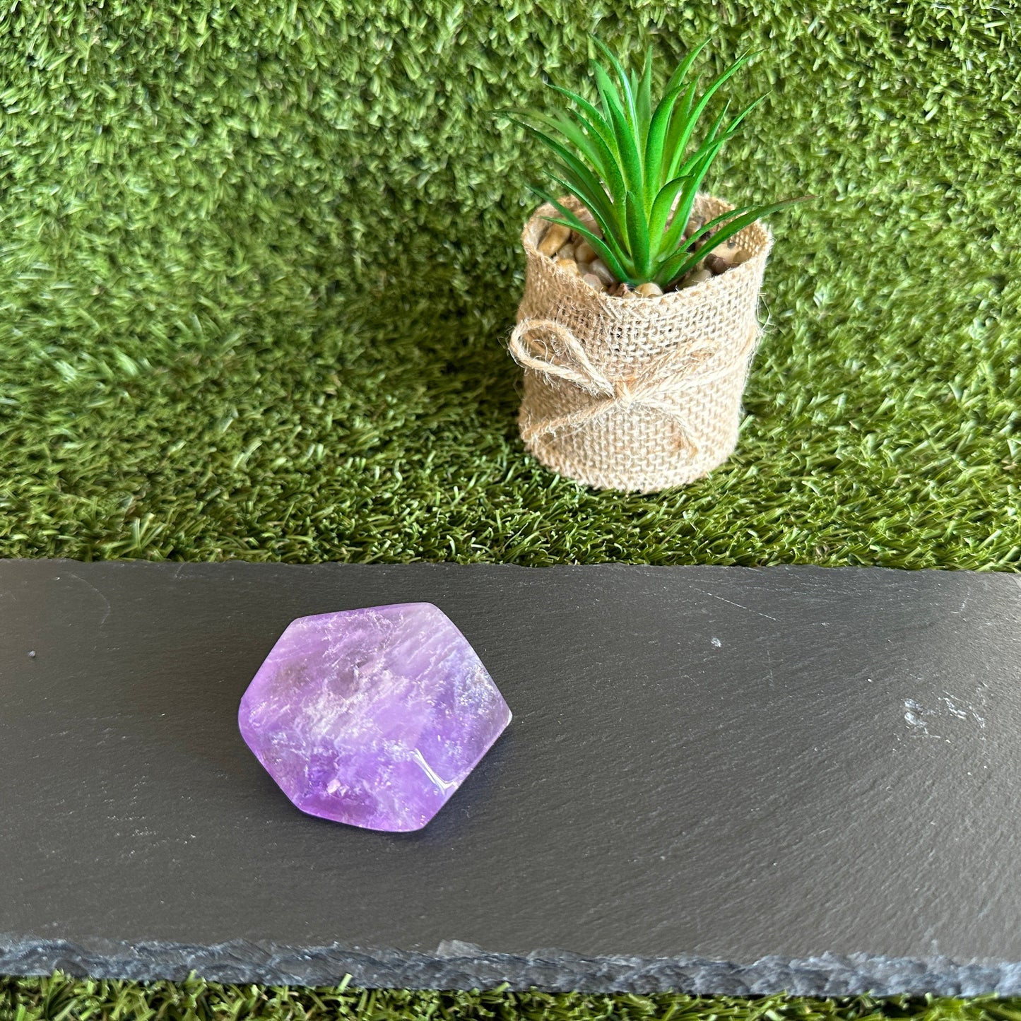 Radiant Amethyst Facet Stone: Tranquillity and Balance